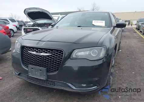 2016 Chrysler 300 300S z USA, uszkodzony, nr VIN 2C3CCABG4GH216819